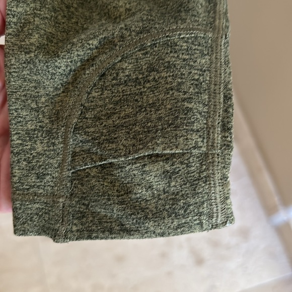 Beautiful Green Athleta Uptempo II Long Sleeve Top. Size S. New With Tags. - Picture 9 of 10